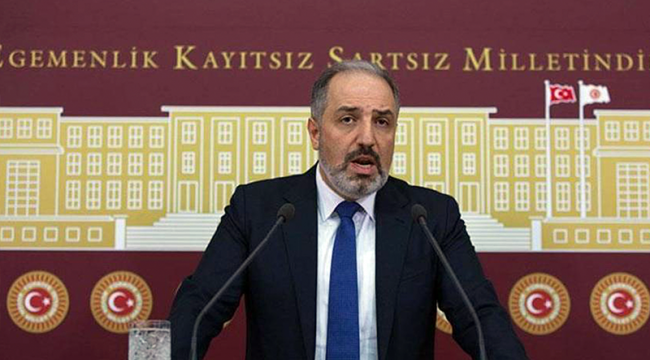 AK Parti'li Mustafa Yeneroğlu, partisinden gelen talep üzerine istifa etti