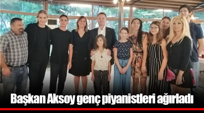 Başkan Aksoy genç piyanistleri ağırladı