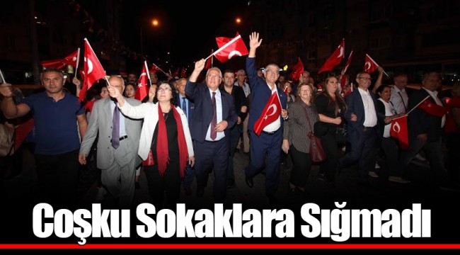 Coşku Sokaklara Sığmadı