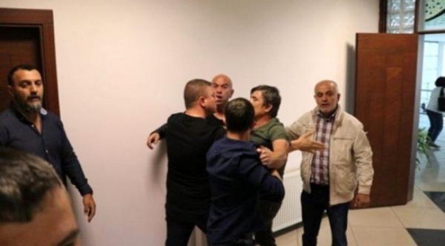 Denizlispor'un eski başkanı Süleyman Urkay kulüp tesisini silahla bastı