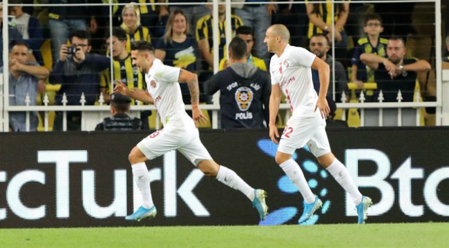 Fenerbahçe evinde Antalyaspor'a teslim