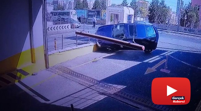 Kadın sürücü fren yerine gaza basınca takla attı