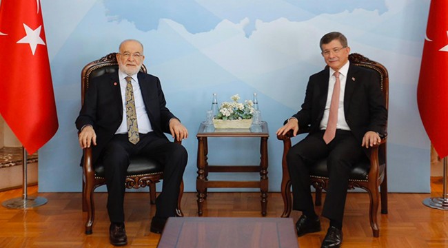 Karamollaoğlu, Davutoğlu ile bir araya geldi