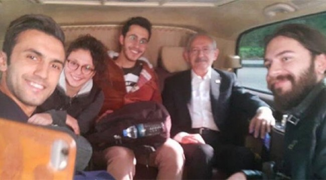 Kılıçdaroğlu, otostop çeken ODTÜ'lü öğrencileri makam aracına aldı