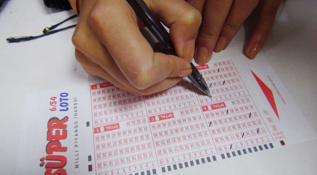 Süper Loto'da büyük ikramiyenin sahibi parasını aldı