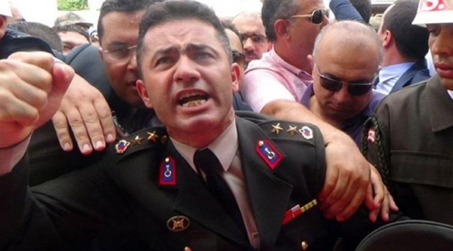Yarbay Mehmet Alkan'a Erdoğan'ın korumalarından not: "Reis özür bekliyor"