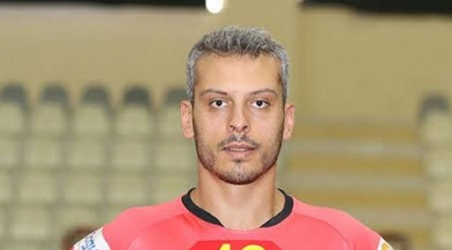 AEK'dan hentbolcu Özmusul'a 'asker selamı' cezası: Sözleşmesi feshedildi