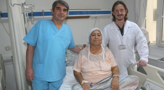 Anjiyo ve ameliyat bir arada gerçekleşti, hastanın ayağı kesilmekten kurtuldu