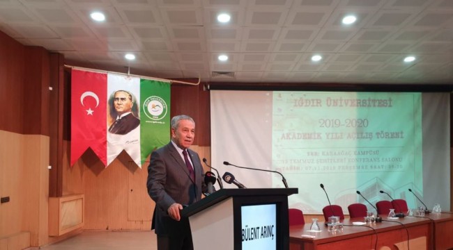 Arınç: Cumhurbaşkanımızın eleştirisini saygıyla karşılıyorum
