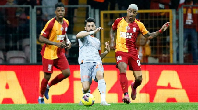 Galatasaray'ın serisini Başakşehir bitirdi