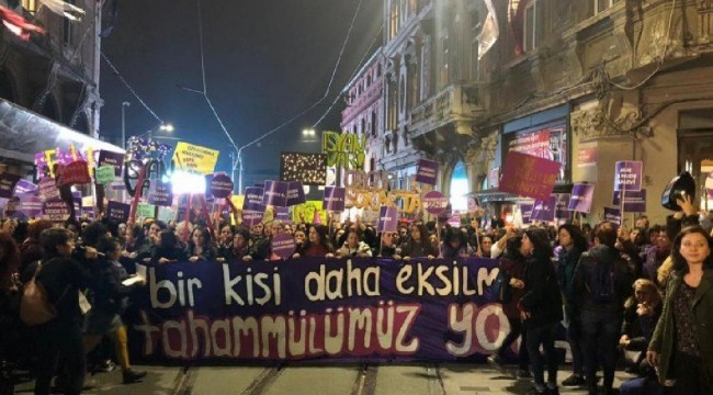 Kadınların 25 Kasım yürüyüşüne polis müdahalesi