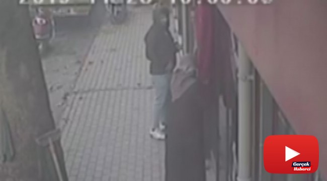 Yaşlı kadının bayrak sevgisi herkesi duygulandırdı