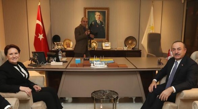 Bakan Çavuşoğlu, Akşener ile bir araya geldi