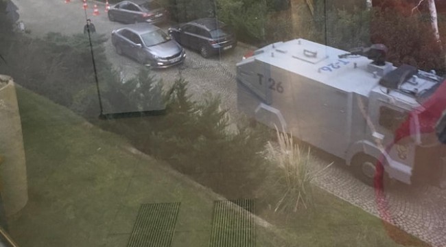 İşten çıkarılan gazeteciler Hürriyet önünde eylem yapıyor! TOMA'lı önlem alındı