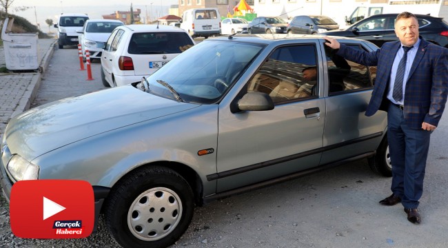 Kendisine ceza yazdırmak için 1 saat trafik polisi aradı