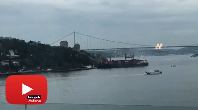 Rumeli Hisarı açıklarında bir yük gemisi kıyıya çarptı