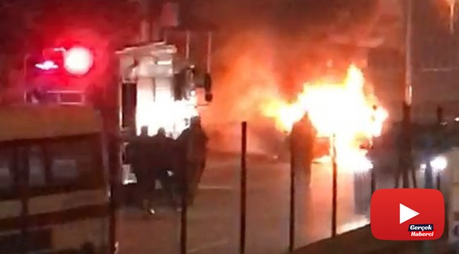 Seyir halindeki otomobil alev alev yandı, 3 kişi ölümden döndü