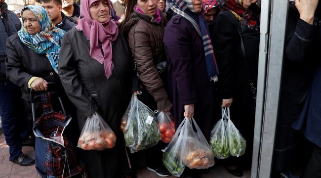 Tüketici güven endeksi 3 ay sonra geriledi