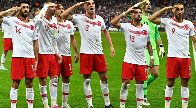 UEFA "Asker selamı"na ceza vermedi