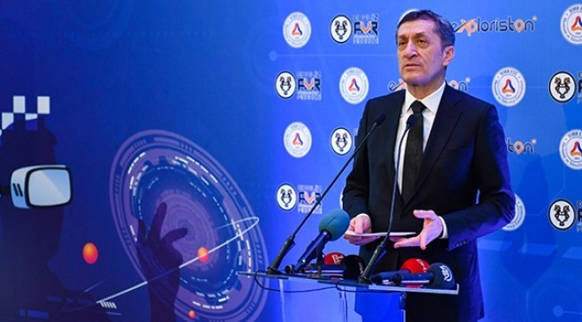 Bakan Selçuk: Öz geçmişinizle ilgilenmeyin, öz gelecek yazın