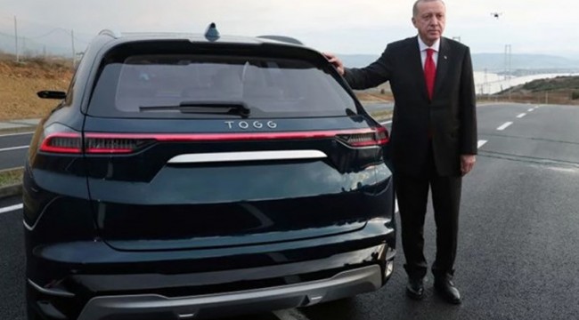 Cumhurbaşkanı Erdoğan'dan yerli otomobil açıklaması: Boyuma rağmen içinde rahat oturuyorum