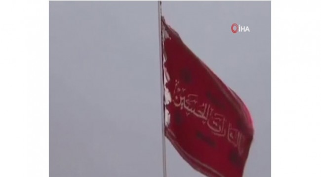 İran'da Süleymani'nin intikamı alınana kadar kırmızı bayrak göndere çekildi