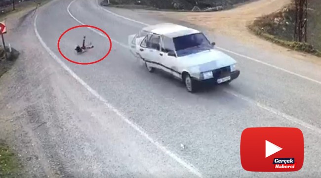 Minik kız seyir halindeki otomobilden düştü