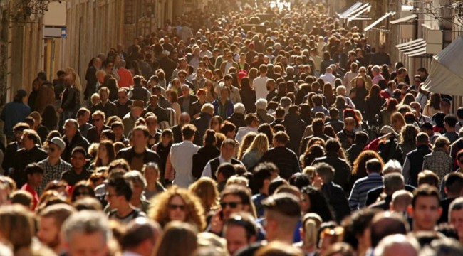 Orta yaş mutsuzluğu 47 yaşında zirveye ulaşıyor