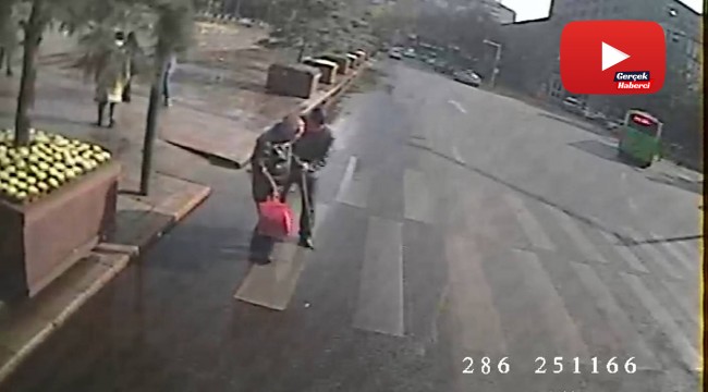 Otobüs şoföründen takdir toplayan hareket