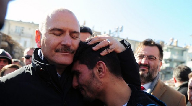 Soylu depremzedeleri enkazdan çıkaran SuriyeIi Mahmud'a teşekkür etti: 400 yıl aynı sancak altında yaşadık, biz kardeşiz