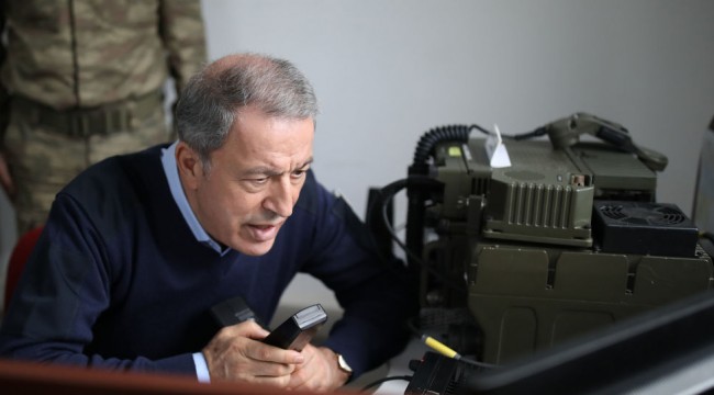 Akar ve Komutanlar sınırın sıfır noktasında