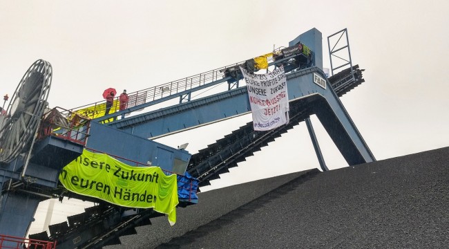 Almanya’da çevreciler, elektrik santralini işgal etti