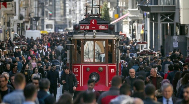 Anket: Dört kişiden üçünün 'FETÖ'nün siyasi ayağı'yla ilgili fikri yok
