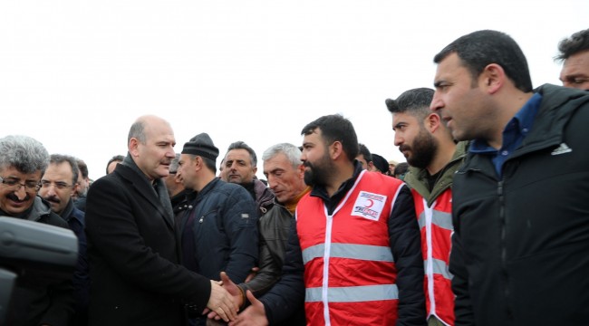 Bakan Soylu Van Başkale’de deprem bölgesinde