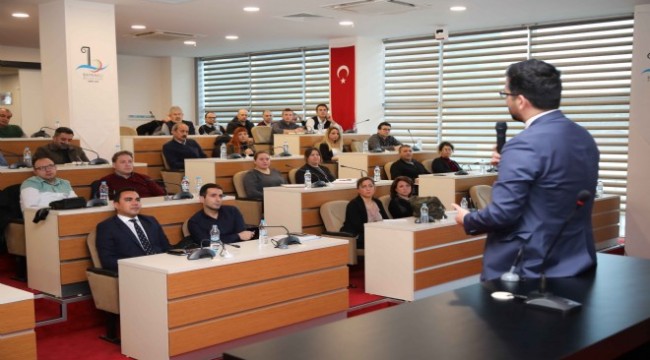 Bayraklı Belediyesi'nden memurlara ihale eğitimi