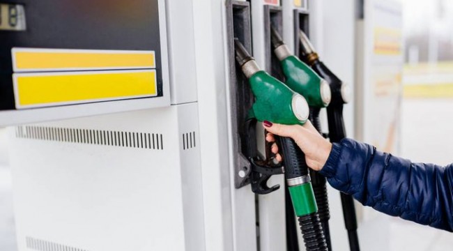 Benzine zam geldi