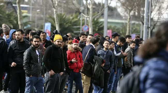 Bolu Belediye Başkanı Özcan: Edirne'ye gitmek isteyen mültecilere ücretsiz otobüs verilecek