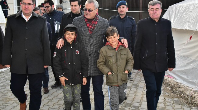 Deprem bölgesindeki çalışmalara yakın takip