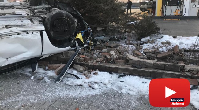 Direksiyon hakimiyeti kaybolan araç böyle takla attı