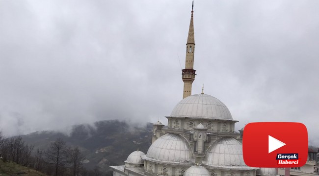 Fırtına minareyi beşik gibi salladı