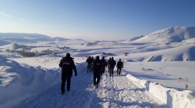 İran sınırında 13 düzensiz göçmenin donduğu ihbarı