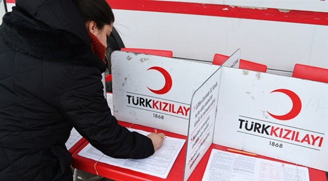 İzmir’de Kızılay AKP’nin arka bahçesi oldu