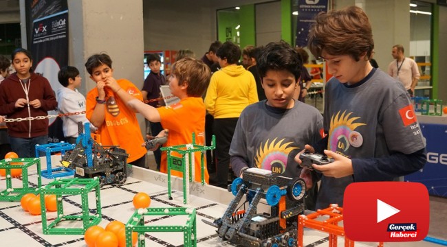 Küçük dehalar robotlarını yarıştırdı