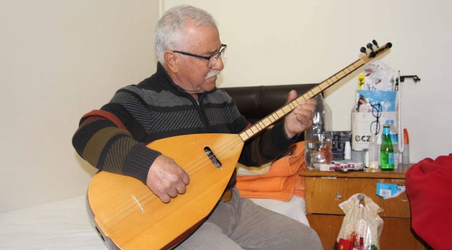 Ses sanatçısı Kazım Alkar, 11 yıldır otel odasında yaşıyor