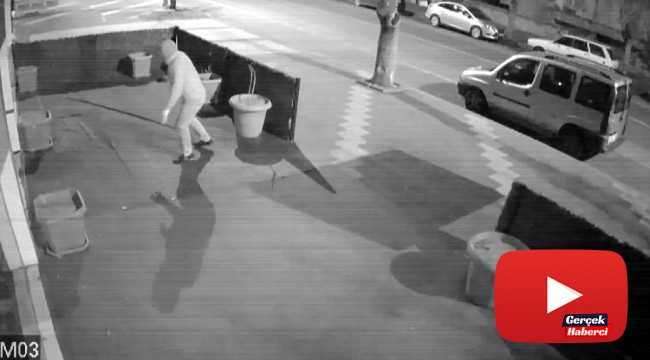 Taşla camını kırıp girdiği iş yerinden sadaka kutusunu çaldı