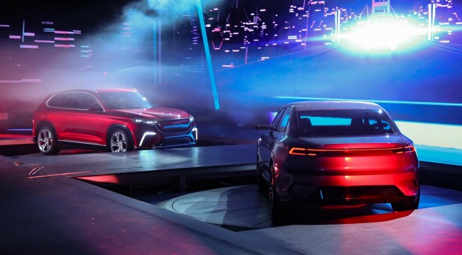 “Yerli otomobilin yazılımının geliştirilmesiyle TOGG’un uğraşması doğru değil, tüm beklentiyi TOGG’a yükleyemeyiz”