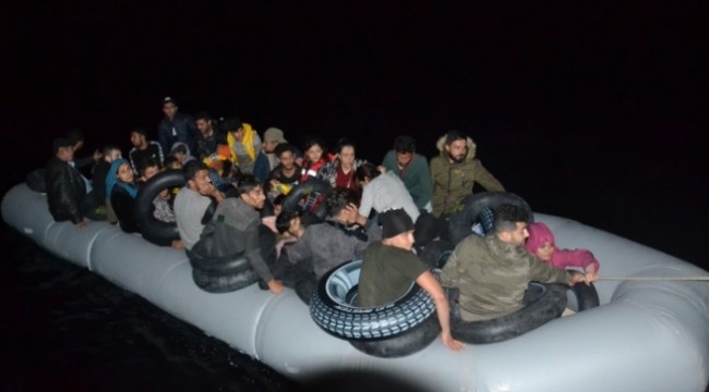 Yunanistan'a geçmeye çalışan göçmenlere ekipler müdahale etmedi!