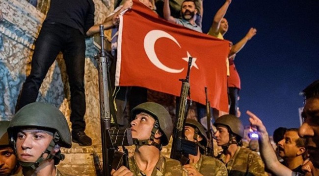 15 Temmuz darbe girişimine katıldıkları gerekçesiyle 3,5 yıldır hapiste olan erlere tahliye