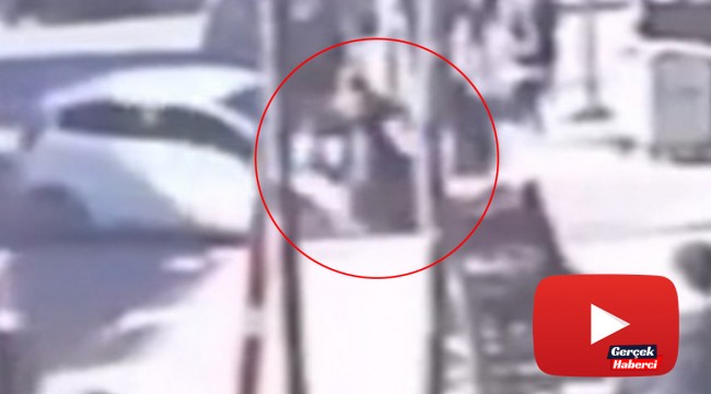 Drift yaparak sokağa girmeye çalıştı, yaşlı kadına böyle çarptı