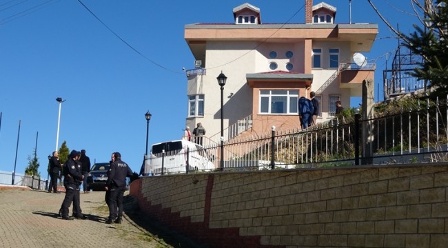 Eski belediye başkanı 1 kişiyi vurdu, 2 akrabasını rehin aldı
